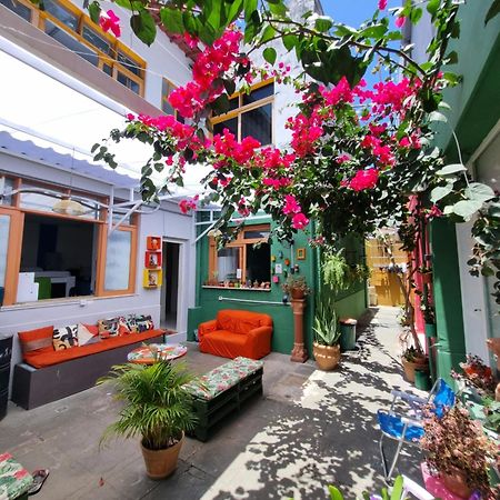 Nomads Hostel Multicultural & Coworking Сальвадор Экстерьер фото