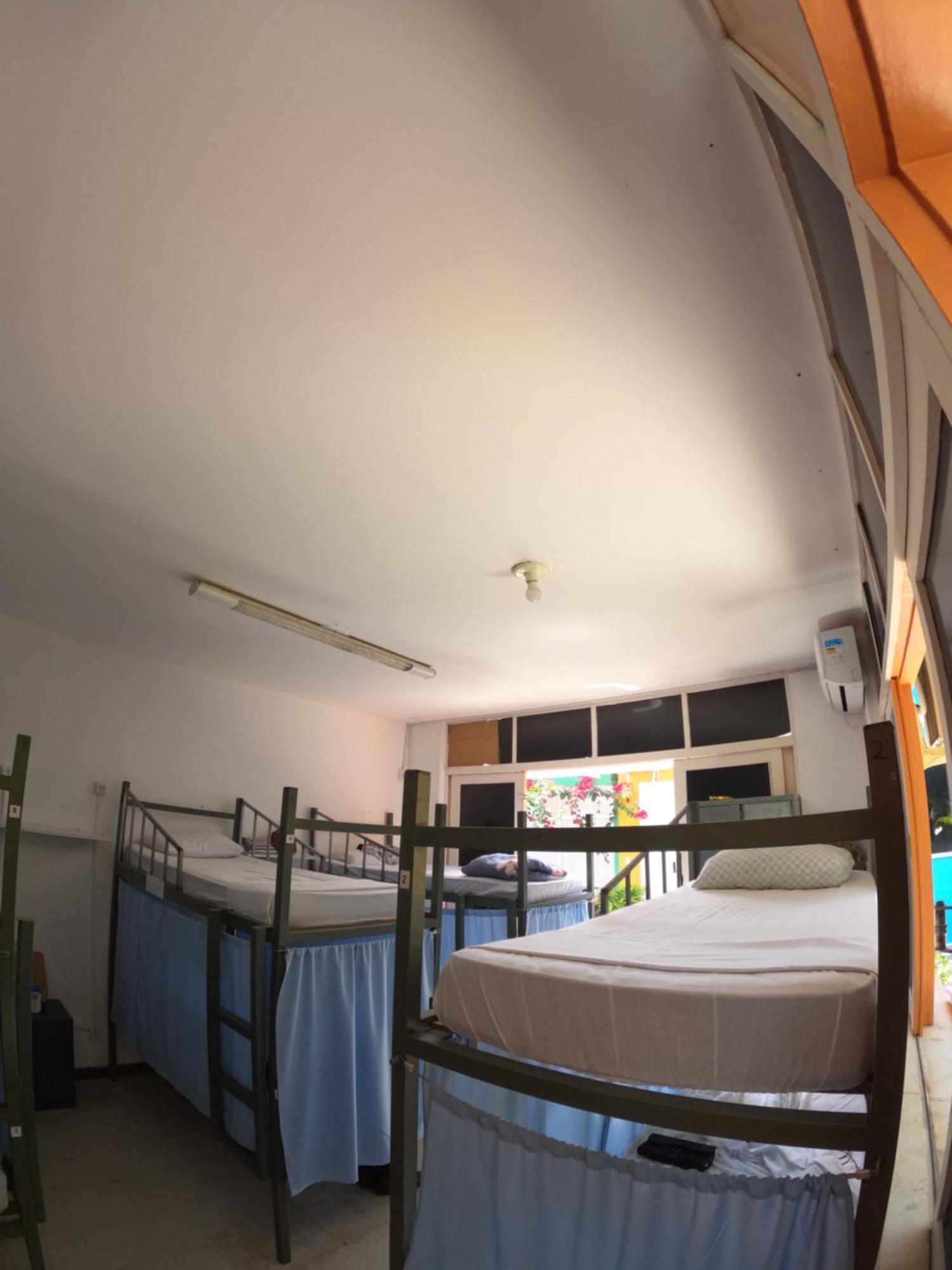 Nomads Hostel Multicultural & Coworking Сальвадор Экстерьер фото